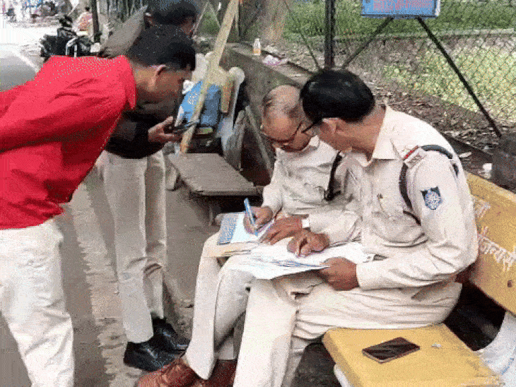 परिजनों की मौजूदगी में पुलिस ने शव का पीएम कराया।