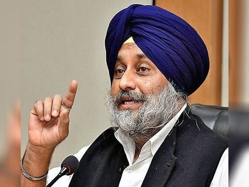 सुखबीर सिंह बादल की फोटो।