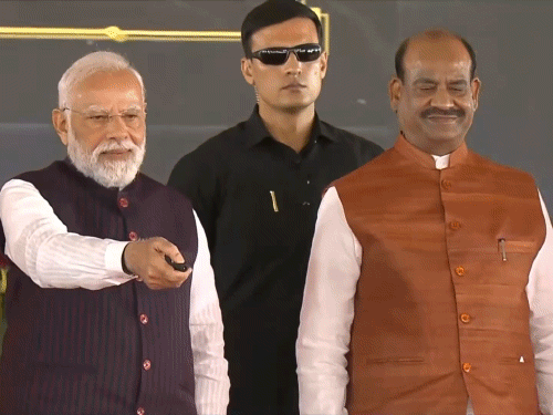 नए विधानसबा भवन का पीएम ने उद्घाटन किया। लोकसभा स्पीकर ओम बिरला भी मौजूद रहे।