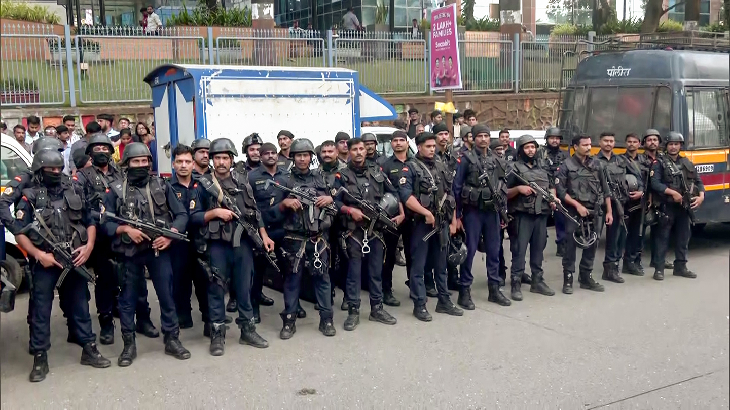 घटना की जानकारी मिलते ही क्विक रिस्पॉन्स टीम के कमांडो मौके पर पहुंचे थे।