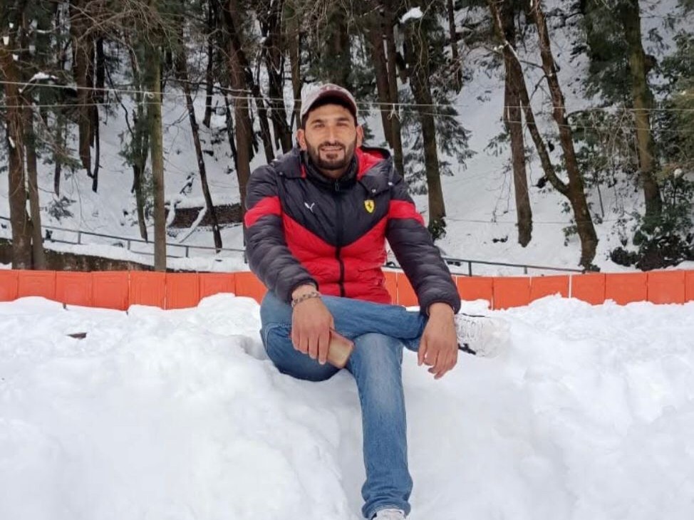 शिमला में 200 मीटर गहरी खाई में गिरी कार:  युवक की मौत; घर जा रहा था, अचानक बेकाबू हुई ऑल्टो – Shimla News