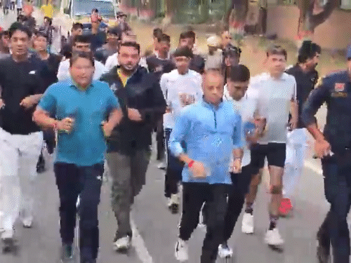 पंचकूला में रन फॉर यूनिटी कार्यक्रम के दौरान दौड़ लगाते डीजीपी ओपी सिंह।