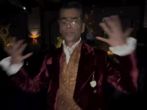 करण जौहर और अर्जुन कपूर भी पार्टी में पहुंचे।