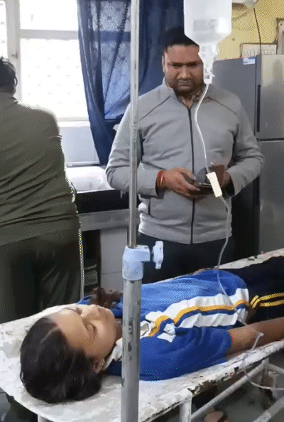 इटावा हॉस्पिटल के डॉक्टर्स का कहना है कुछ घायलों को तुरंत ही कोटा रेफर कर दिया था। बाकी का इलाज यहीं किया जा रहा है।