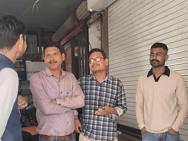 अभ्यर्थियों को सरकार से उम्मीद है कि वह आयु सीमा में छूट देगी।