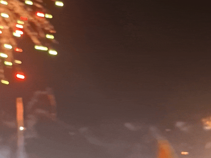 बाबा को जन्मोत्सव की बधाई देने लिए युवा भक्त भी बड़ी संख्या में खाटूनगरी में पहुंचे हैं। आतिशबाजी करने वालों में युवा काफी संख्या में थे।