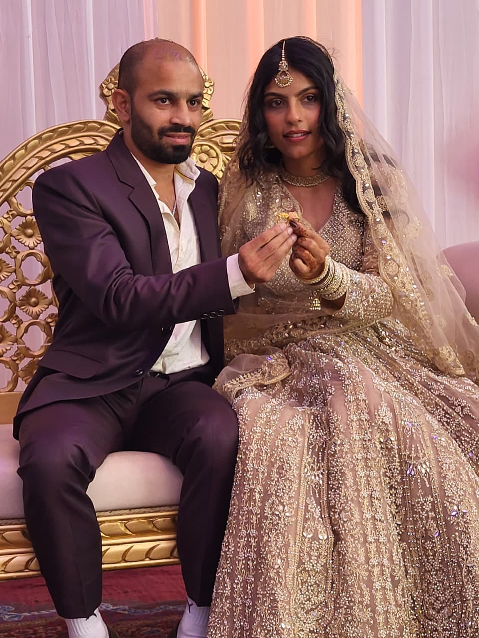 बॉक्सर अमित पंघाल व अंशुल श्योकंद की सगाई की फोटो