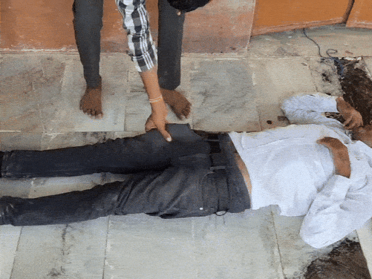 प्रिंसिपल के मुताबिक, टीचर सुबह भी स्कूल आया था।