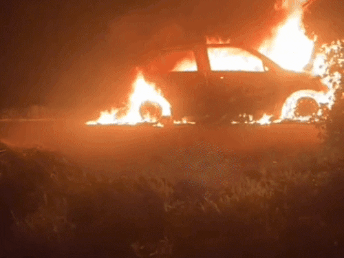 हिसार में चलती कार में लगी आग:  सवार तीन युवकों ने कूद कर बचाई जान, सीएनजी भरवाने जा रहे थे, पुलिस में दी शिकायत – Narnaund News