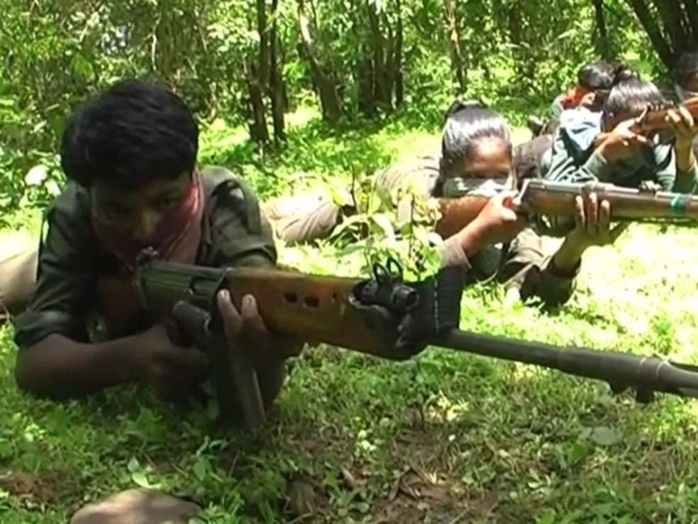 जंगल में ट्रेनिंग लेते नक्सली (फाइल फोटो)