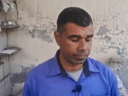 फरीदकोट जिले में कोटकपूरा के न्यूज पेपर एजेंट मनीष मल्होत्रा ने बताया कि अखबार लेकर आ रही गाड़ियों को मोगा में धर्मकोट से पहले सतलुज नदी पर रोककर तलाशी ली गई।