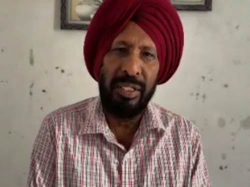 फगवाड़ा से कांग्रेस एमएलए बलविंदर सिंह धारीवाल ने अखबारों की गाड़ियों की चेकिंग को प्रेस की आवाज दबाने का प्रयास बताया।