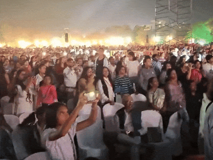 एक नवंबर को बड़ी संख्या में पहुंचे थे लोग।