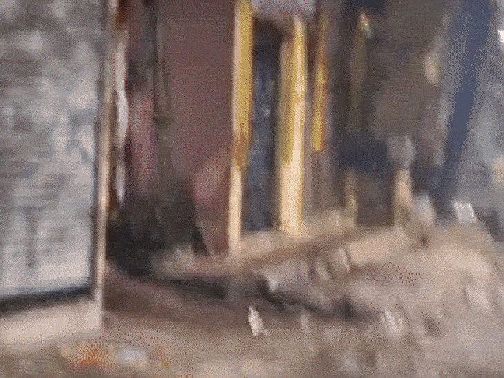 विजय नगर पुलिस टीम मौके पर पहुंची और घेराबंदी की।