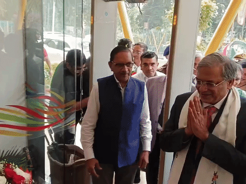 मुख्य चुनाव आयुक्त ज्ञानेश कुमार रविवार को आईआईटी के फाउंडेशन डे में शामिल होने कानपुर पहुंचे हैं। इस दौरान उन्होंने माथुर वैश्य समाज के कार्यक्रम में भी हिस्सा लिया।