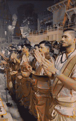 घाटों को सजाने की तैयारियां शुरू हो गईं। 21 अर्चक महाआरती करेंगे।