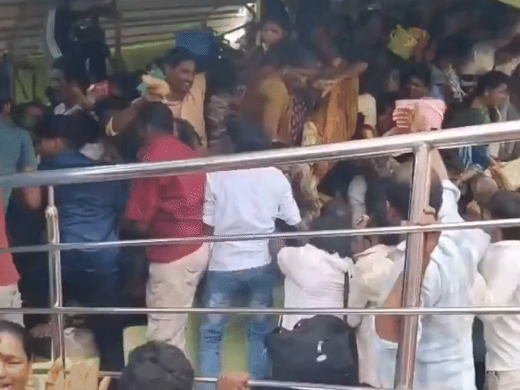 3000 श्रद्धालु, संभालने वाला कोई नहीं, भगदड़ में 9 मौतें:  चश्मदीद बोले- मंदिर में दम घुटा, लोग गिरे तो भीड़ कुचलकर निकलती रही