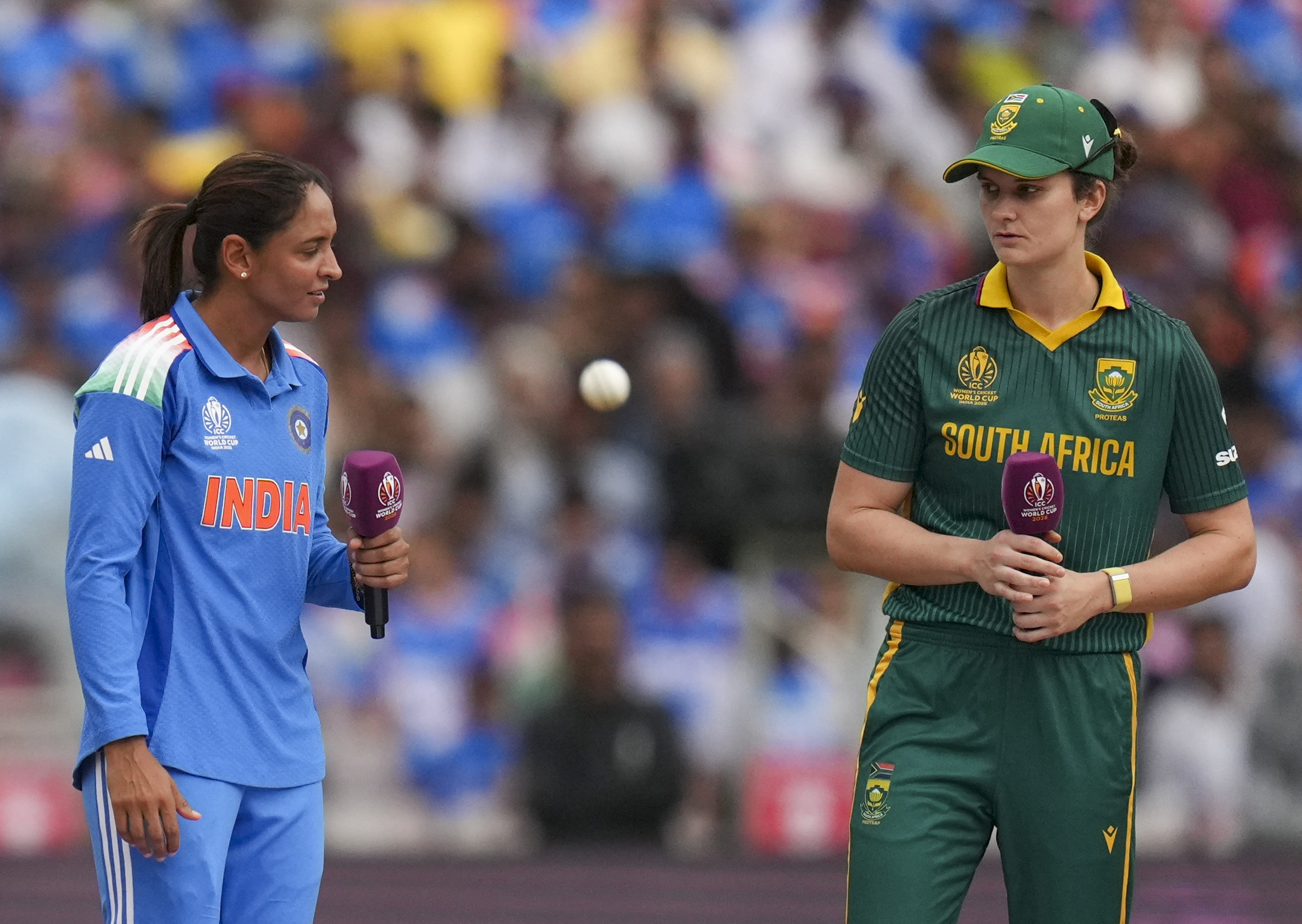 बारिश के कारण टॉस भी 2 घंटे देरी से हुआ।