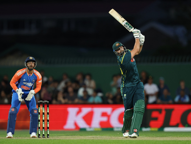 टिम डेविड ने अक्षर पटेल के ओवर में दो सिक्स लगाए।