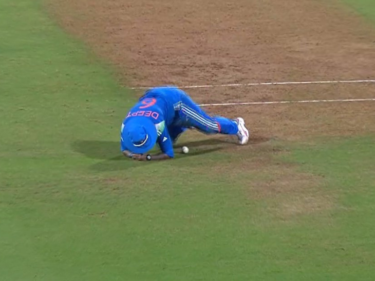 दीप्ति शर्मा ने अनेरे डेरेकसन का कैच छोड़ा।