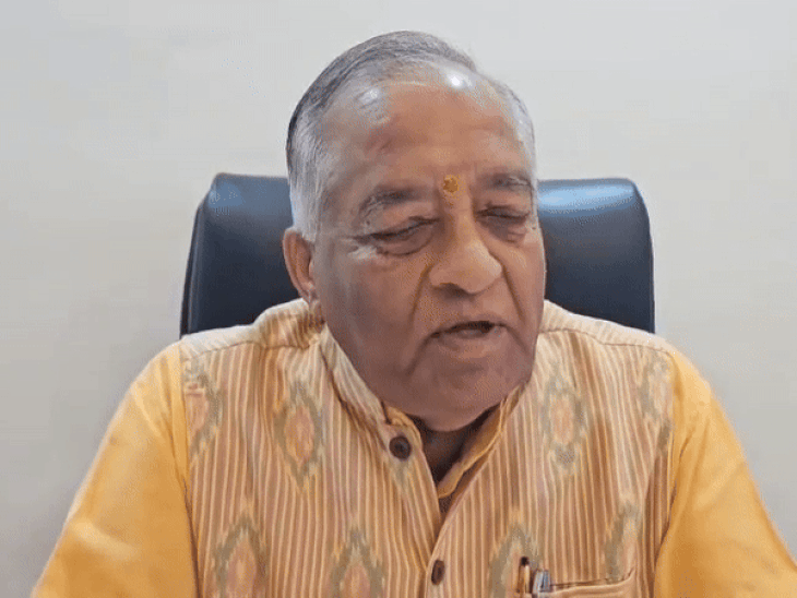 विधायक मोहन सिंह राठौर ने वीडियो जारी कर पूर्व मंत्री को जवाब दिया।