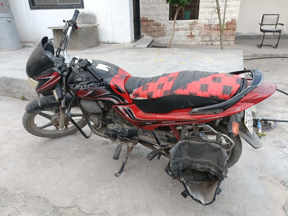 टीमों ने चुराई 6 बाइक और सोने-चांदी के आभूषण भी किए बरामद।