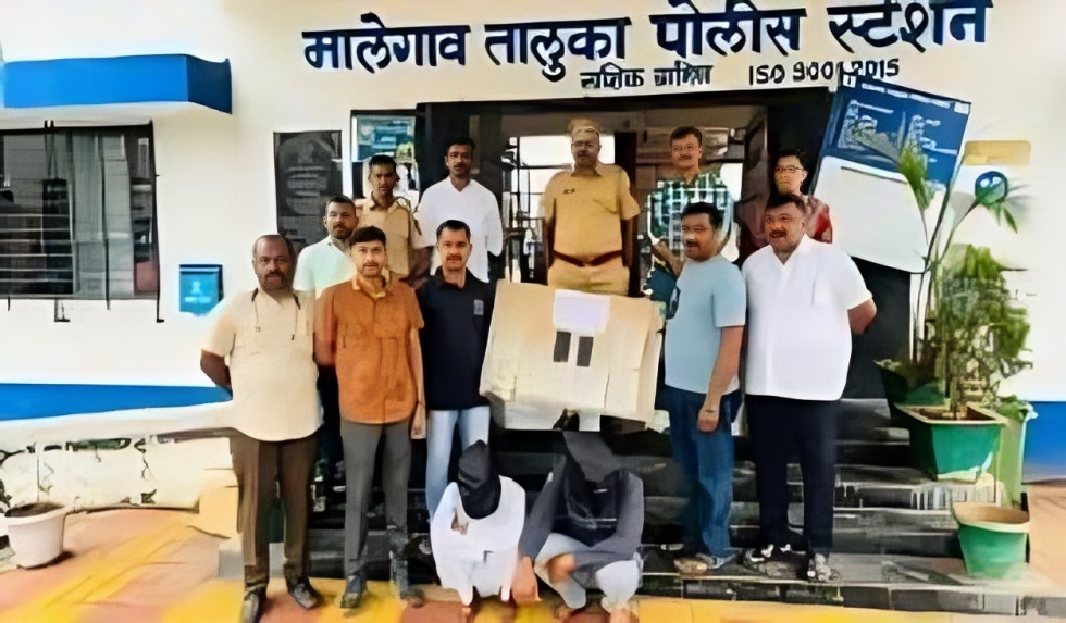 मालेगांव पुलिस ने शुक्रवार को दो आरोपियों को पकड़ा था।