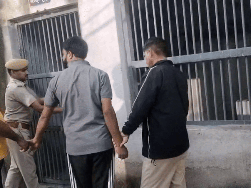 आरोपी को गिरफ्तार कर लिया गया।