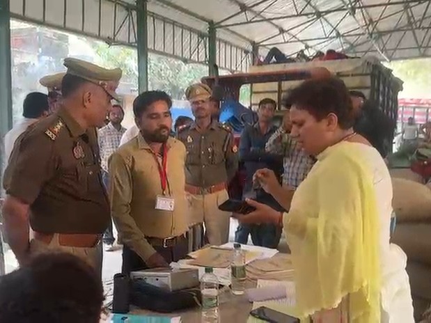 Fake paddy purchase caught in Pilibhit Mandi