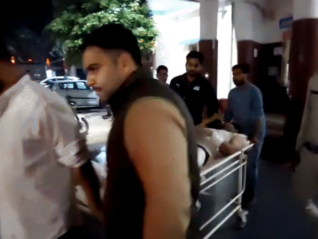 घायलों को देर रात हॉस्पिटल में भर्ती कराया गया। - Dainik Bhaskar