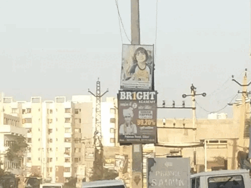 यह वीडियो घटना का है जिसमें बदमाश हरीश पर हमला करते हुए नजर आ रहे हैं।