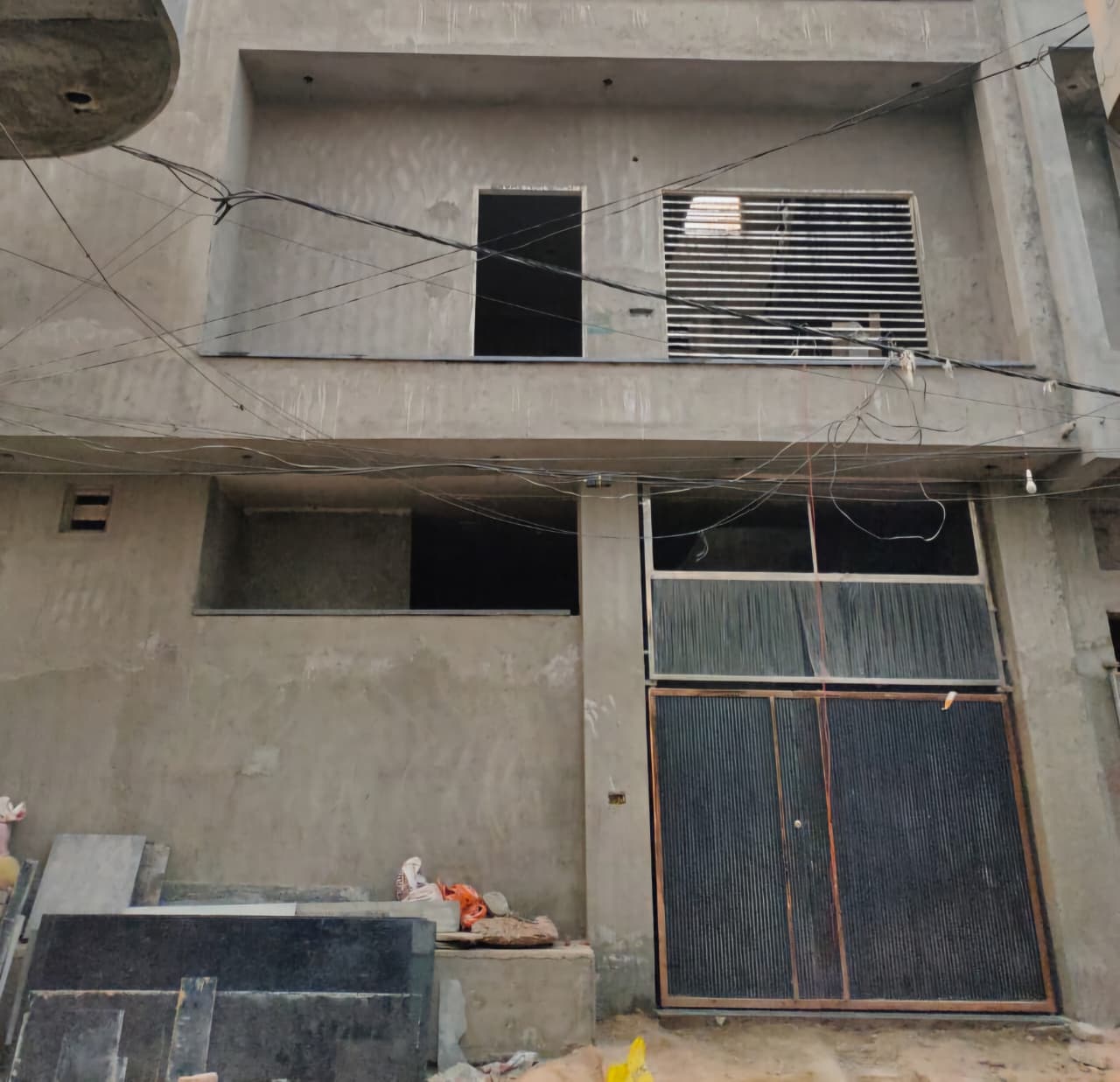 सोनीपत निर्माणाधीन मकान से 1.50 लाख के बिजली तार चोरी,VIDEO:  वारदात सीसीटीवी कैमरे में कैद; रात को मकान पर कोई नहीं था – Sonipat News