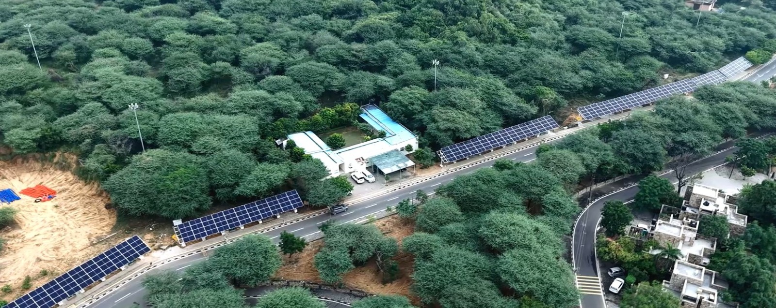 नए सोलर पैनल लगने के बाद एमएनआईटी की बिजली खर्च में बड़ी कमी आई है।