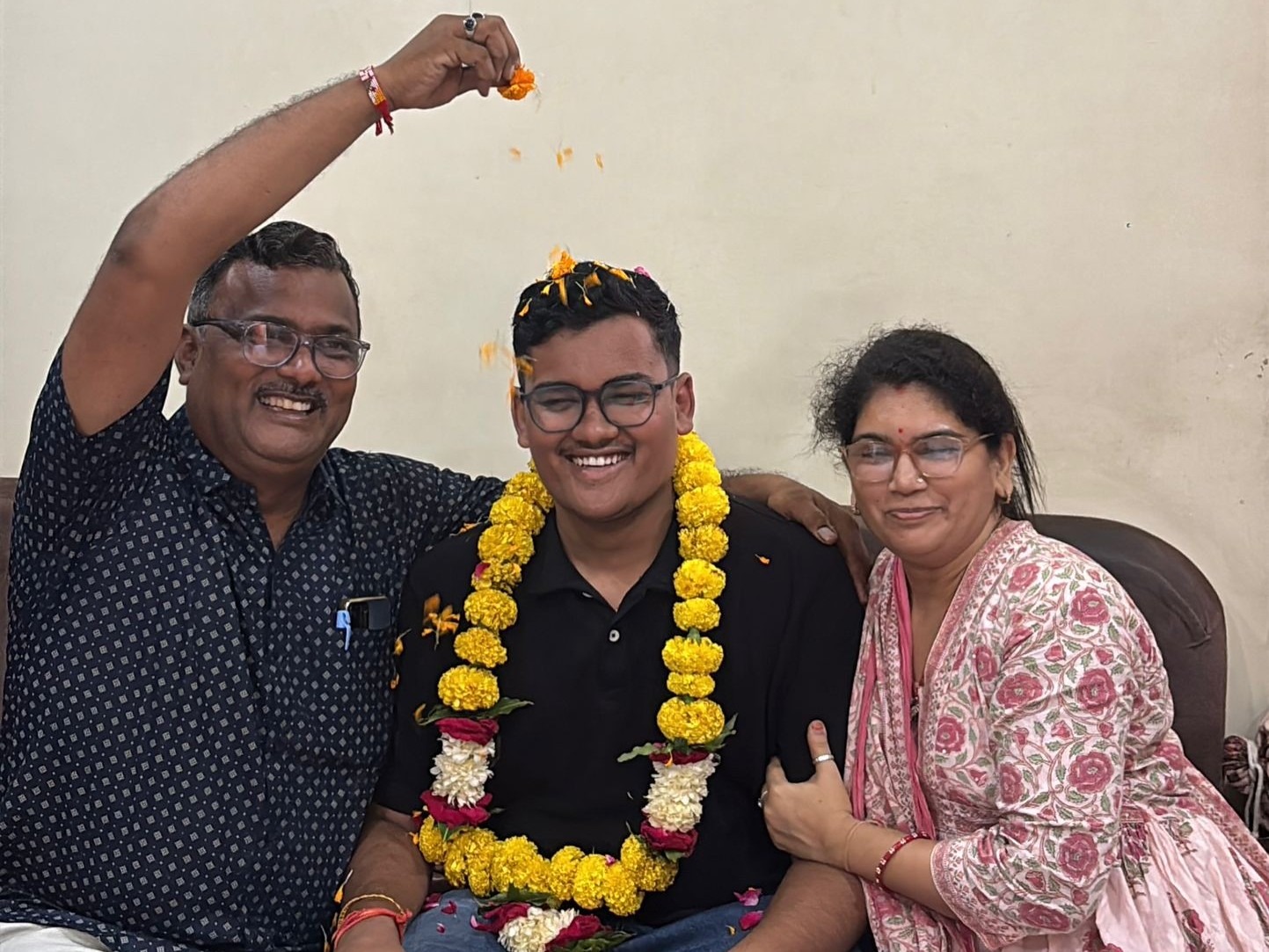 मुकुंद का कहना है कि ‘प्रतिभा केवल महानगरों में ही नहीं, बल्कि छोटे कस्बों में भी होती है।