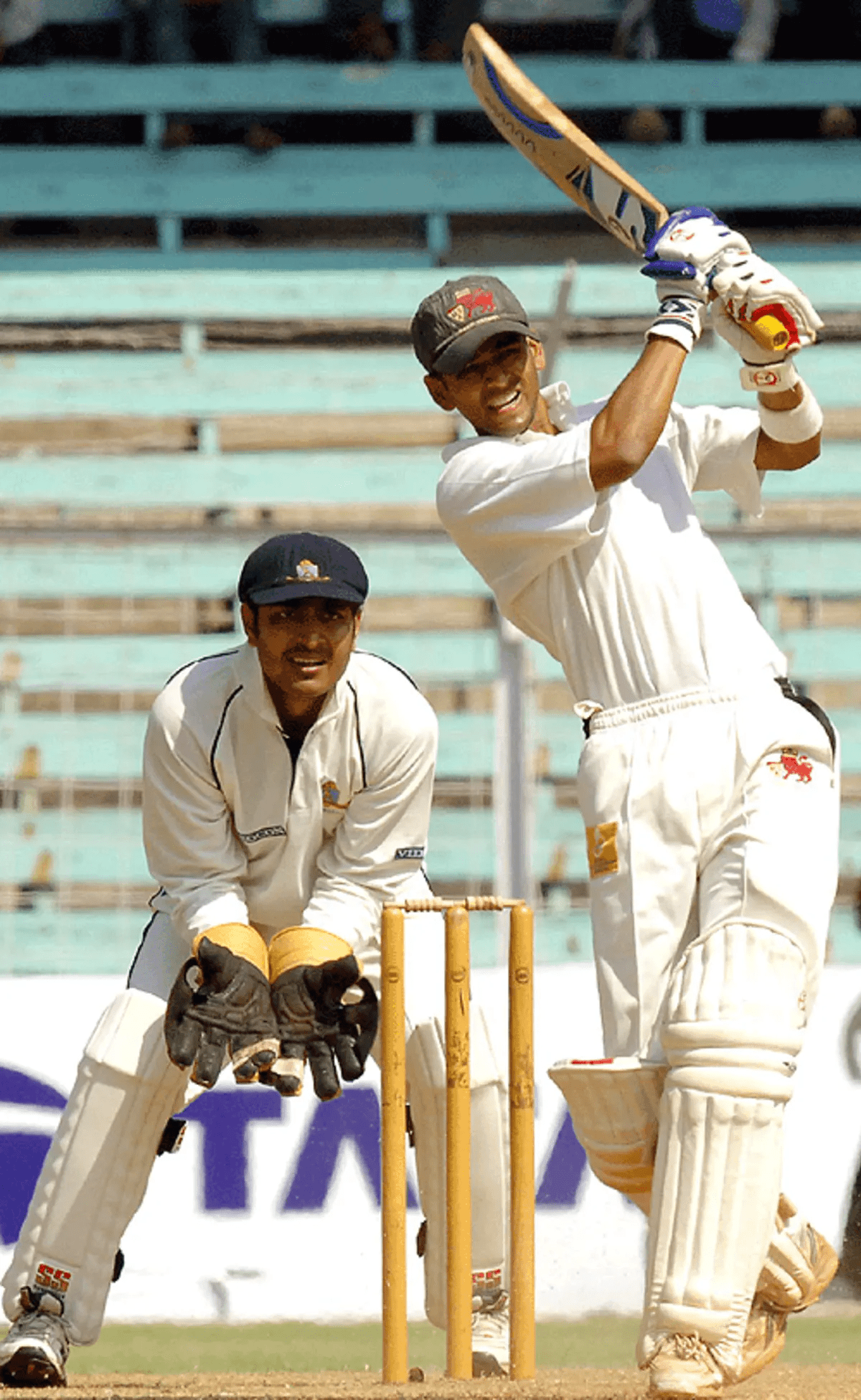 मजूमदार ने अपने रणजी करियर में 48.13 के औसत से कुल 11,167 रन बनाए, जिसमें 30 शतक और 60 अर्धशतक शामिल है।