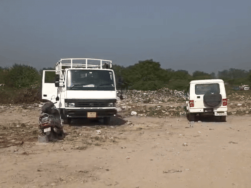 पंचकूला में कब्जा कार्रवाई के दौरान पहुंचा पुलिस बल।