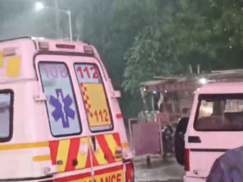 हिसार में देर शाम मौसम बदला, जिसके बाद बारिश शुरू हो गई।