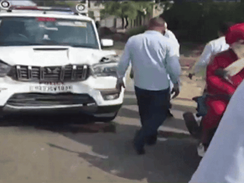 हरियाणा की मंत्री की कार का एक्सीडेंट:  श्रुति की सरकारी गाड़ी को पुलिस एस्कॉर्ट ने पीछे से टक्कर मारी; भिवानी दौरे पर थीं मिनिस्टर – Loharu News