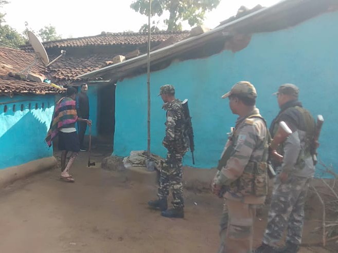 गुमला में गर्भवती नाबालिग प्रेमिका की हत्या:  कुल्हाड़ी से काटकर की वारदात, एक सप्ताह से प्रेमी संग रह रही थी; आरोपी हिरासत में – Gumla News