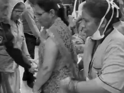 सिलेंडर ब्लास्ट में घायलों के चेहरे समेत शरीर में कई जगह चोट लगी।