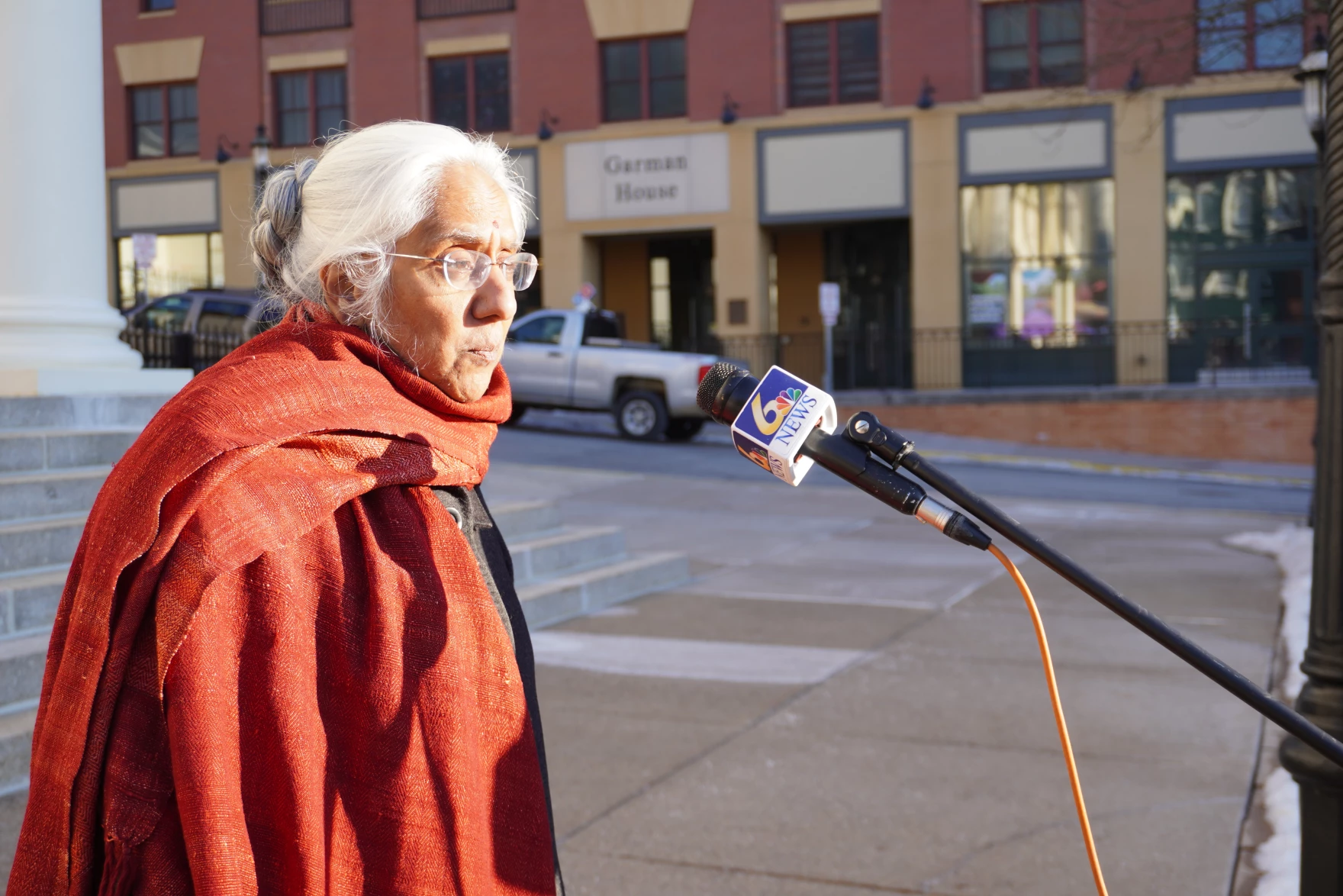 पिछले 43 साल साल से वेदम की बहन सरस्वती वेदम उन्हें बेगुनाह साबित करने के लिए लड़ाई लड़ रही थीं।