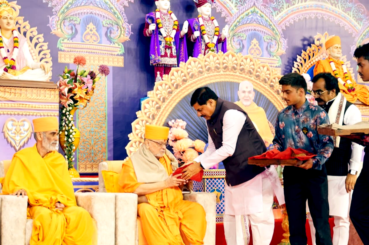 कार्यक्रम के दौरान मुख्यमंत्री डॉ. मोहन यादव।