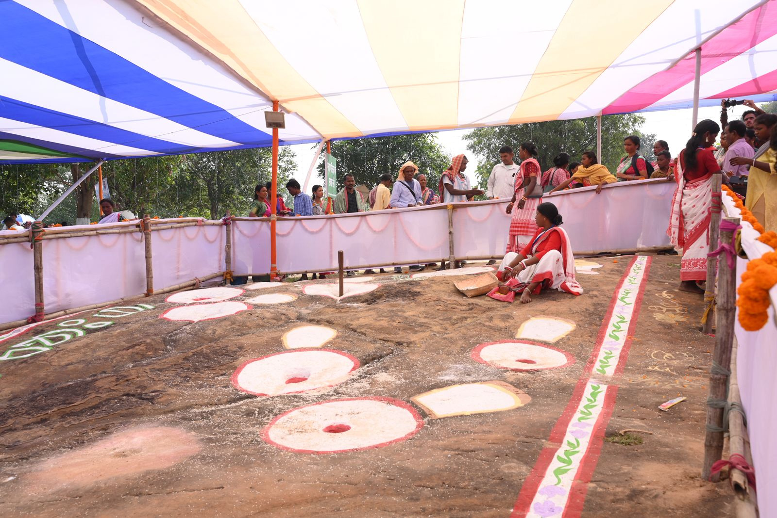 ​​​​​​​लुगुबाबा के दर्शन को उमड़ा श्रद्धालुओं का सैलाब:  देश-विदेश से पहुंच रहे श्रद्धालु, अब तक एक लाख से अधिक लोगों ने किए बाबा के दर्शन – Bokaro News