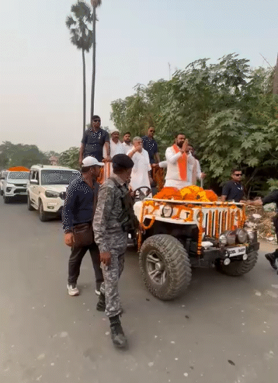 सोमवार को ललन सिंह ने पंडारक से मोकामा तक 30KM लंबा रोड शो किया था।