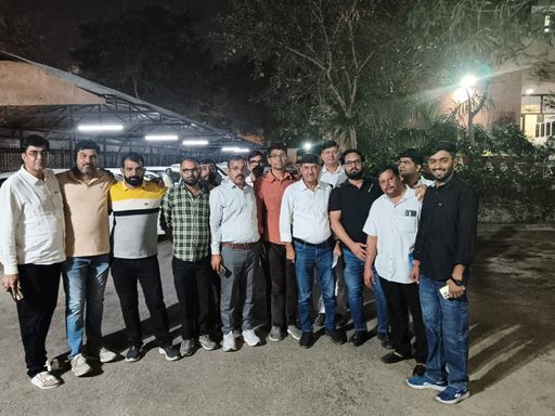 परिवहन विभाग से मीटिंग के बाद स्लीपर बस संचालकों ने हड़ताल समाप्त करने की घोषणा की।