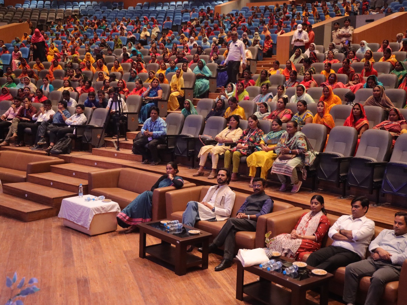 बेतिया के गांधी सभागार में युवा संवाद कार्यक्रम।