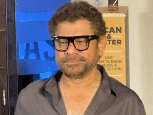 डायरेक्टर अनीस बज्मी भी पहुंचे।