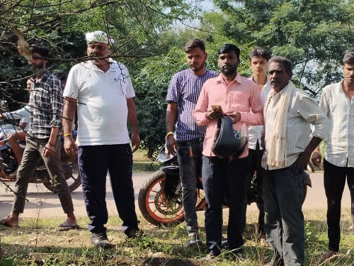 स्कूल जा रही छात्रा को बाइक सवार ने मारी टक्कर।