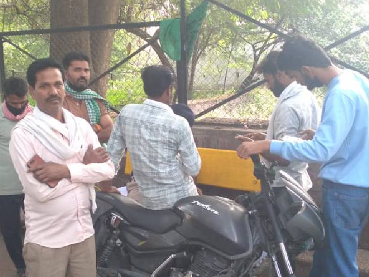 शंकरलाल का बुधवार को अंतिम संस्कार कर दिया गया।