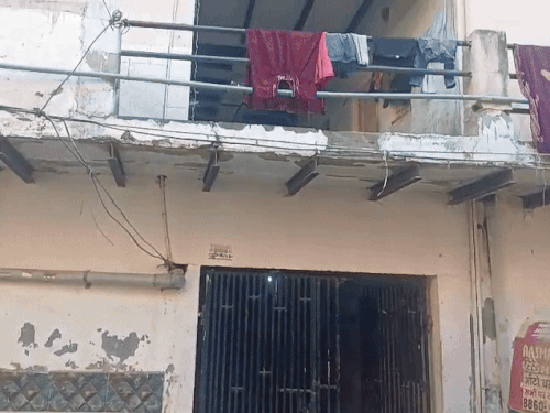 गुरुग्राम का वह मकान, जिसमें युवती की लाश मिली है।